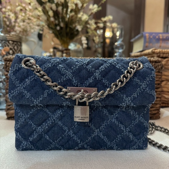 Kurt Geiger London Mini Brixton Lock Shoulder Bag NWOT - Picture 3 of 15